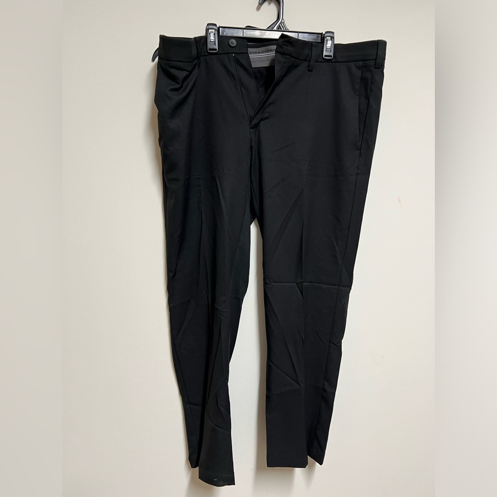 Men’s black khaki pants